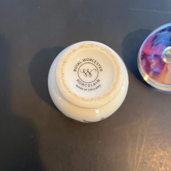 Royal Worcester Porcelain Egg Coddler. Standard Size - Picture 9 of 9